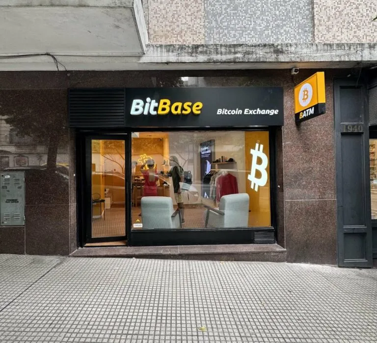 BitBase desembarca en la Argentina con su primer local